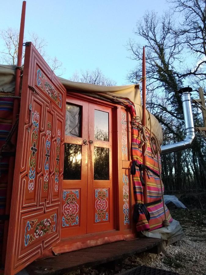 Les Yourtes De Bascot Vaylats Exterior foto